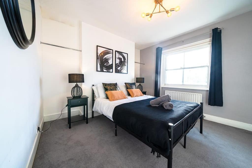 Large City Centre 2 Bed - Close To Station Apartment Royal Tunbridge Wells Bagian luar foto